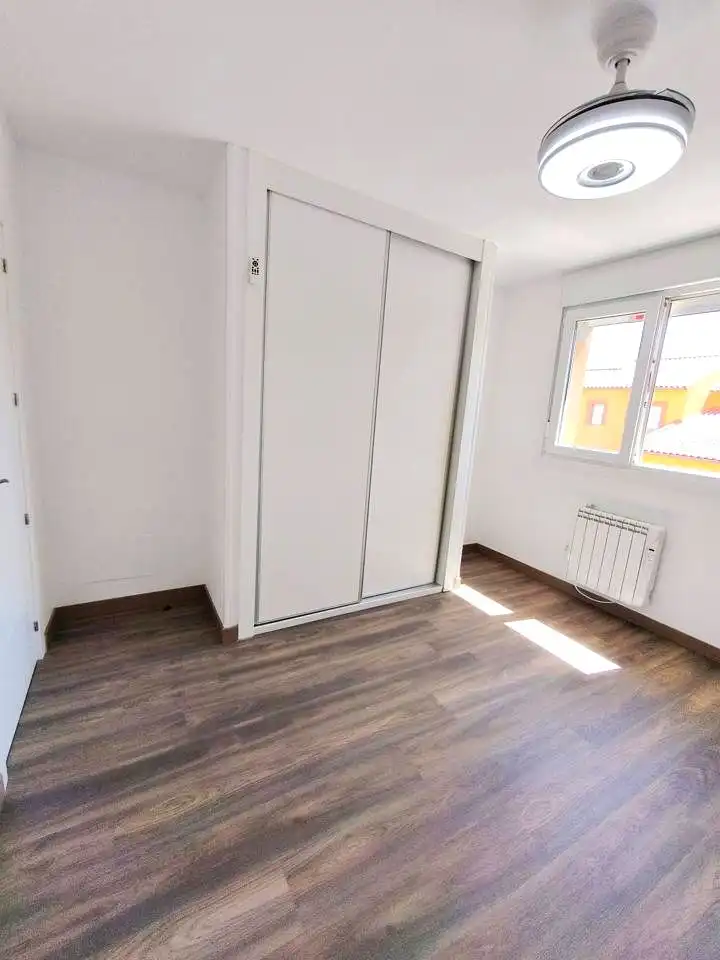 Dormitori de Casa adosada en venda en Magán amb Calefacció, Parquet i Terrassa