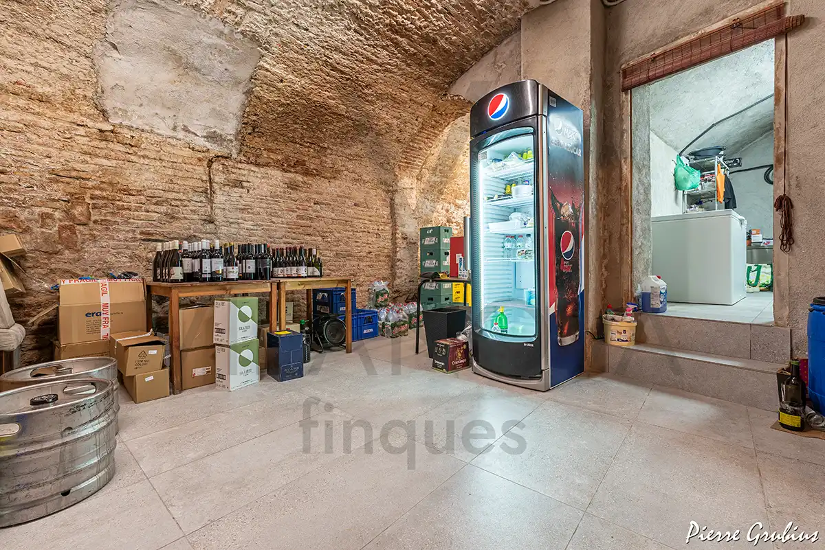 Commercial properties for rent in Falset  with Air Conditioner, Heating and Terrace