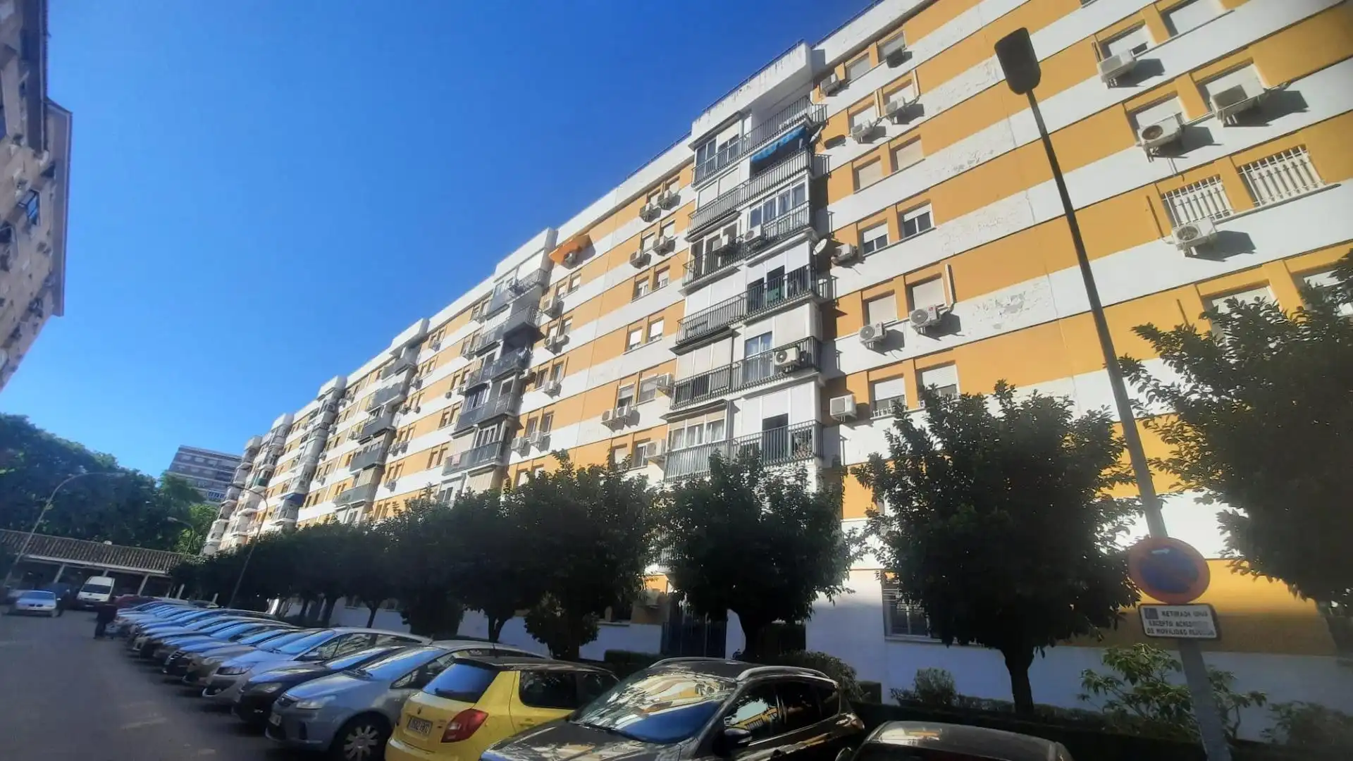 Vista exterior de Piso de alquiler en Sevilla con Aire acondicionado, Amueblado y Balcón