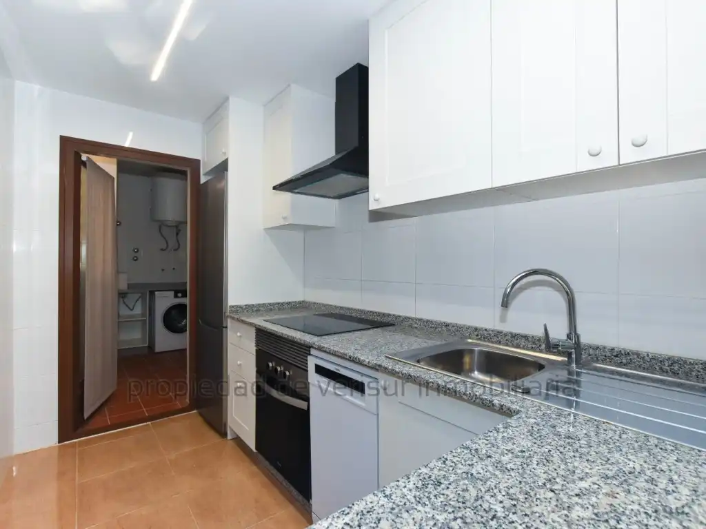 Apartament amb piscina de lloguer a Avenida Alcazaba 115, imagen 4
