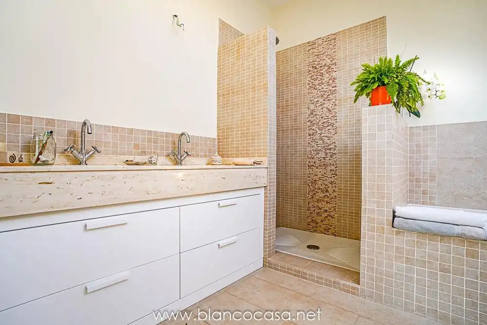 Bathroom of Houses for sale in Carballo  with Heating, Private garden and Storage room