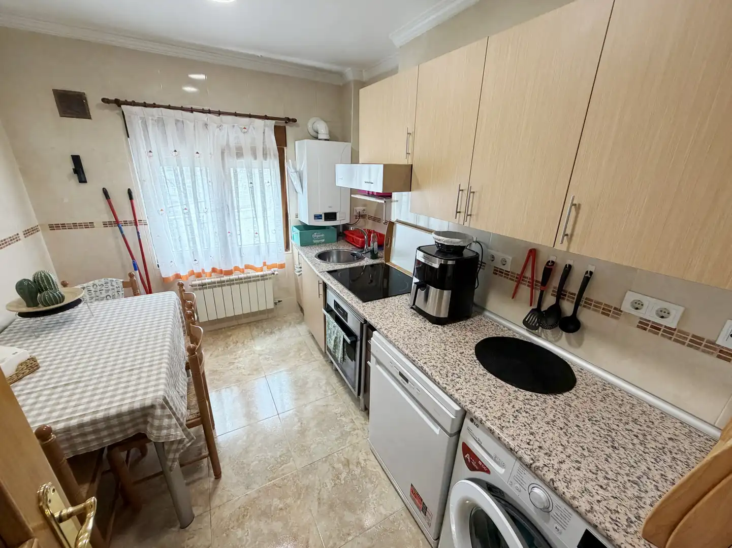 Cocina de Piso de alquiler en Avilés con Calefacción y Amueblado
