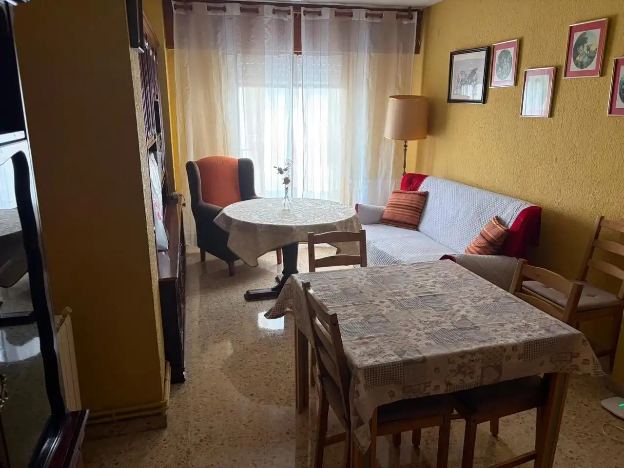 Wohnzimmer von Wohnung zur Miete in Granada mit Möbliert