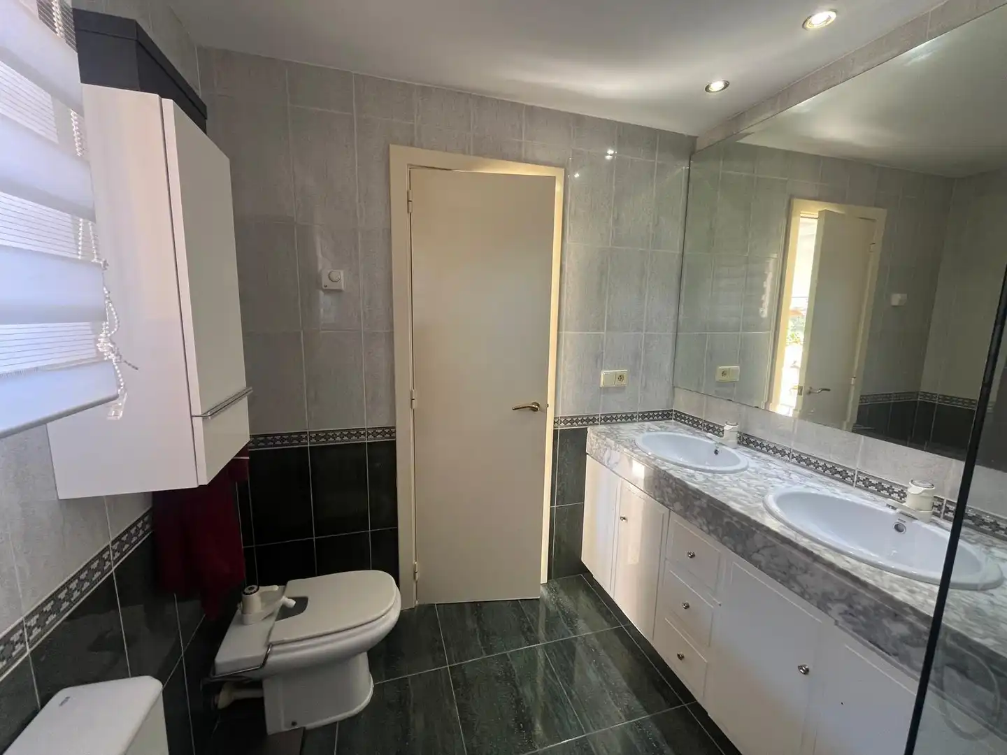 Baño de Casa adosada en venta en Castell d'Aro, Platja d'Aro i s'Agaró con Jardín privado, Terraza y Amueblado