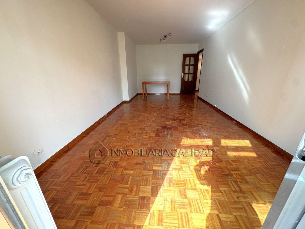 Sala d'estar de Pis en venda en Burgos Capital amb Calefacció, Terrassa i Traster