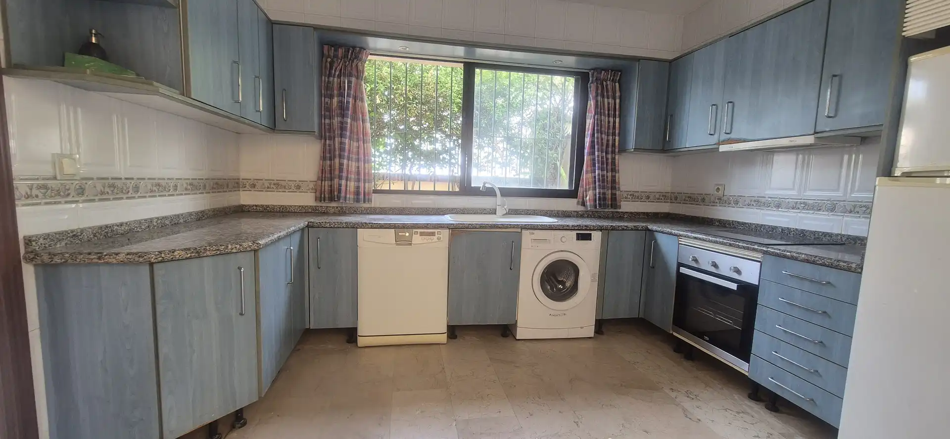 Kitchen of Detached homes for sale in Benalmádena  with Storage room, Swimming Pool and Balcony