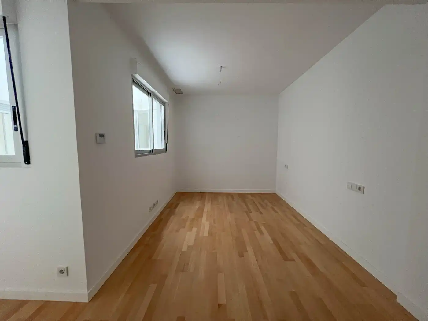Dormitori de Àtic de lloguer en Elche / Elx amb Aire condicionat, Parquet i Terrassa