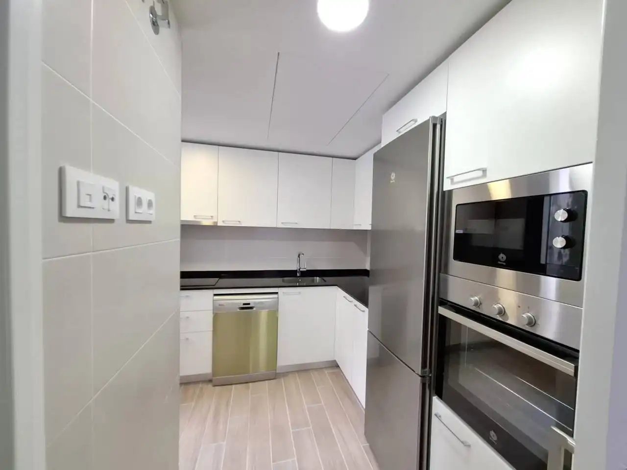 Kitchen of Flat for rent in Madrid  with Air Conditioner, Heating and Terrace