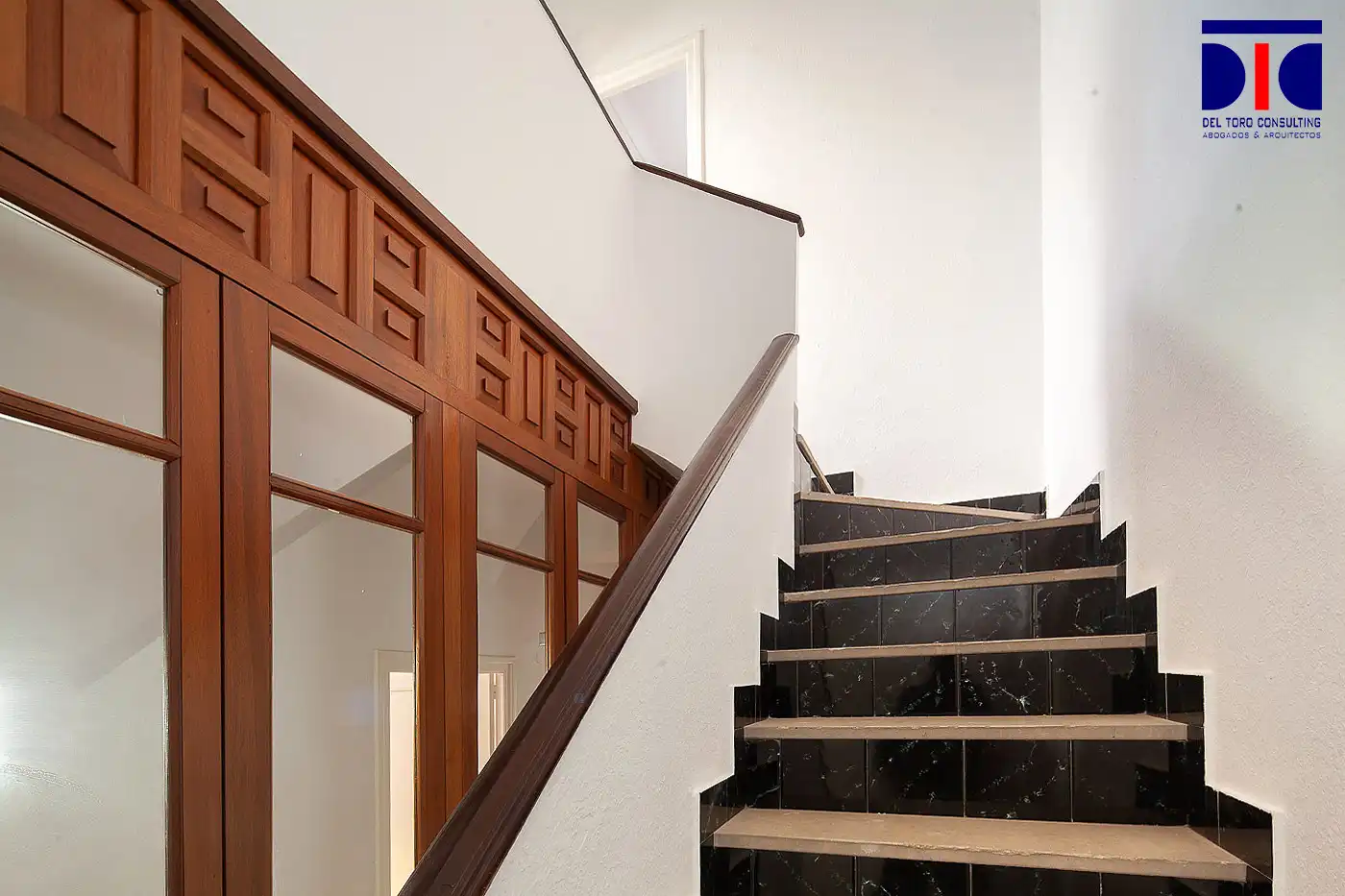 Detached homes for sale in Sevilla  with Air Conditioner, Heating and Furnished