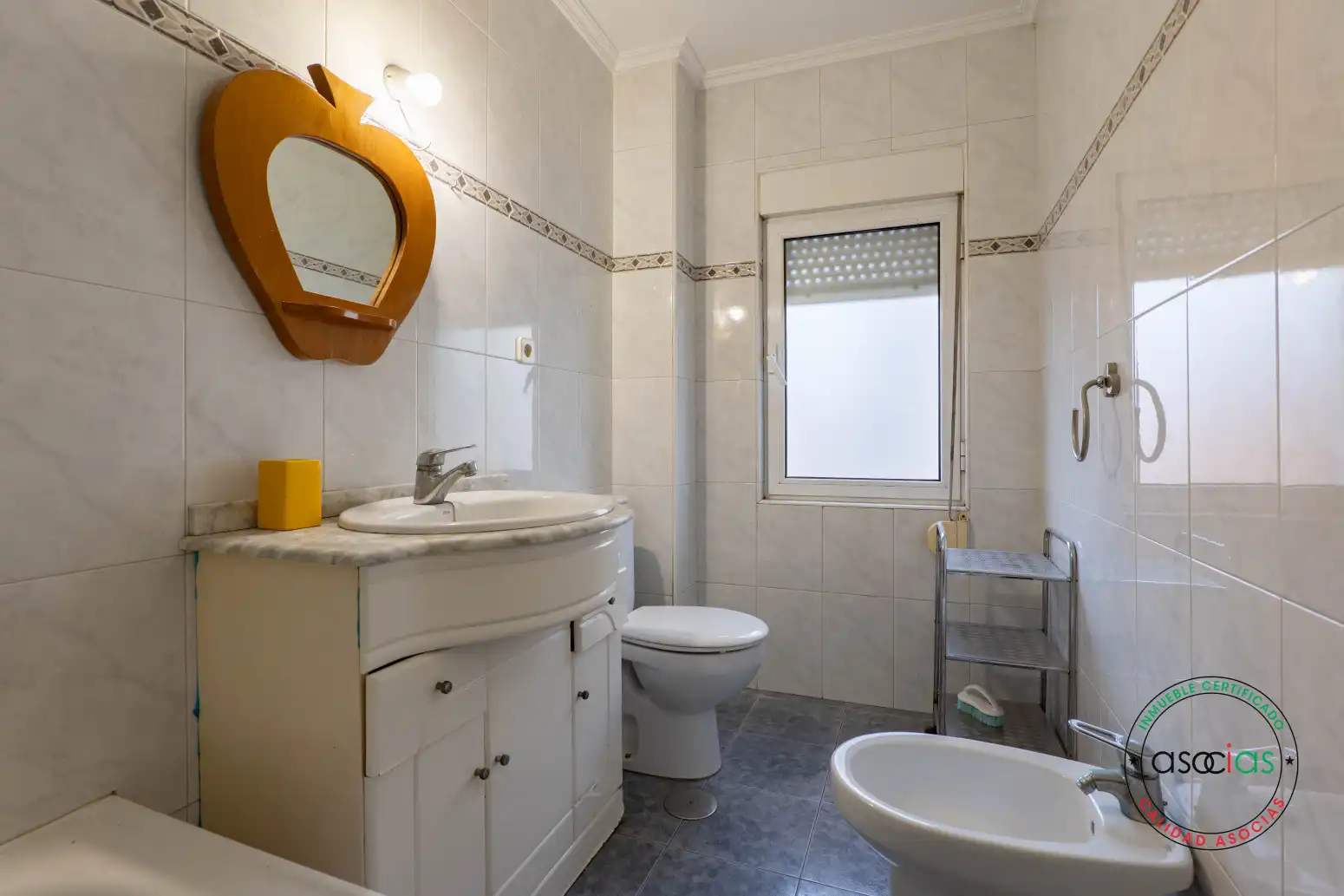 Baño de Piso en venta en Gijón  con Calefacción y Balcón