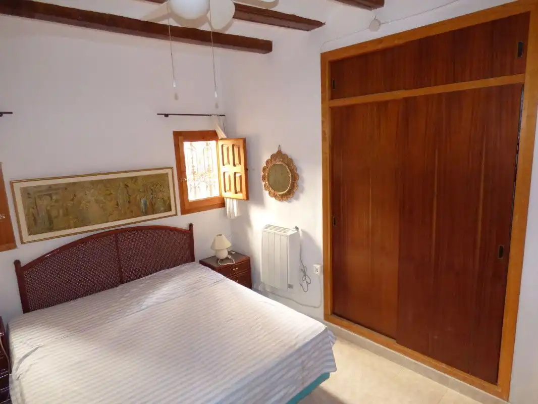 Schlafzimmer von Country house zum Verkauf in Sella mit Privatgarten, Terrasse und Abstellraum