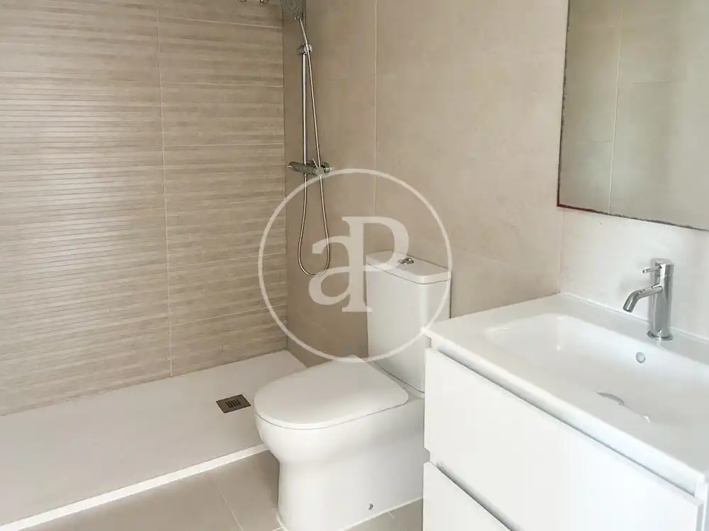 Bany de Pis en venda en Valencia amb Aire condicionat i Calefacció