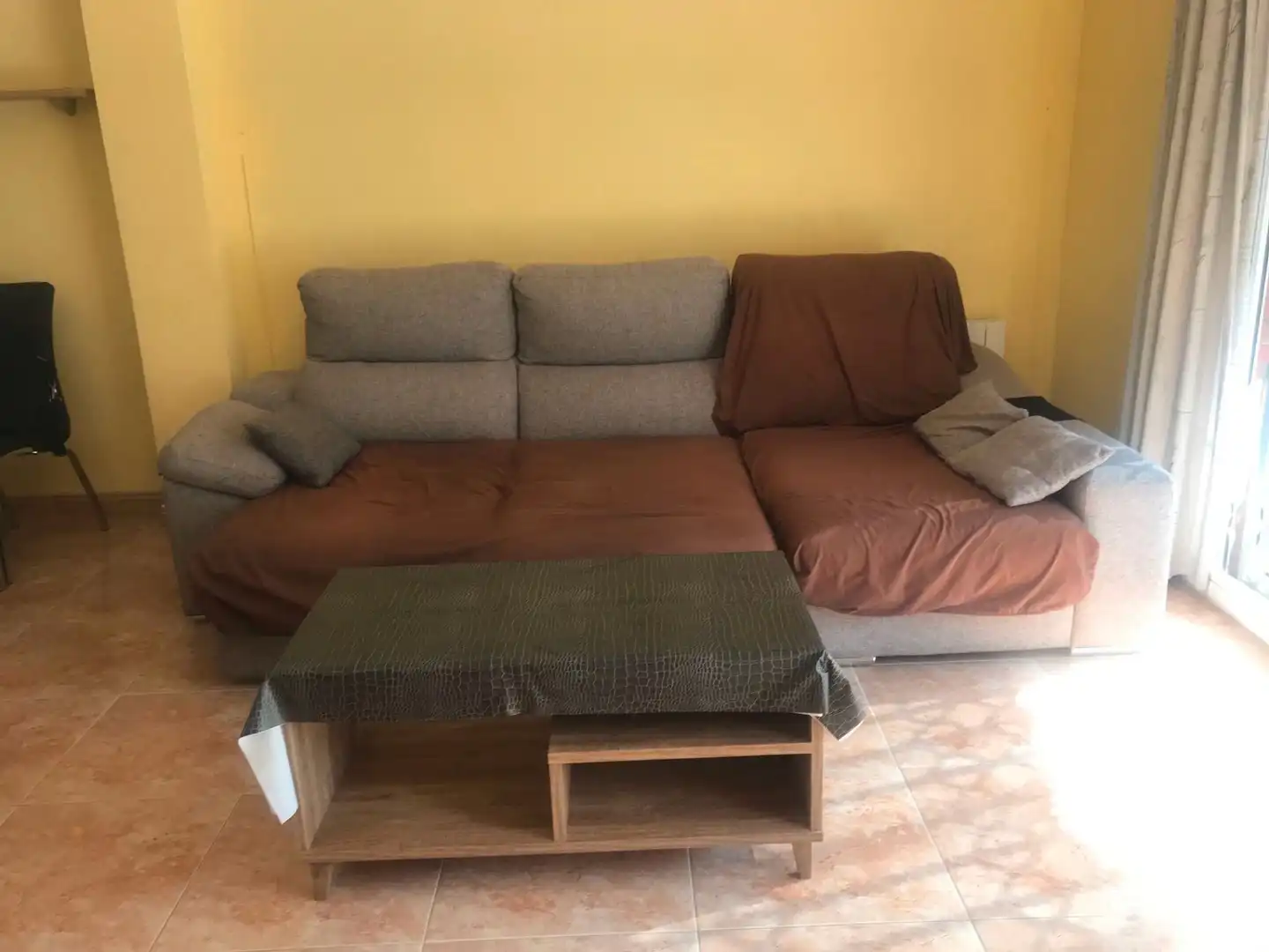 Sala de estar de Casa adosada en venta en Castellbisbal con Aire acondicionado, Calefacción y Jardín privado