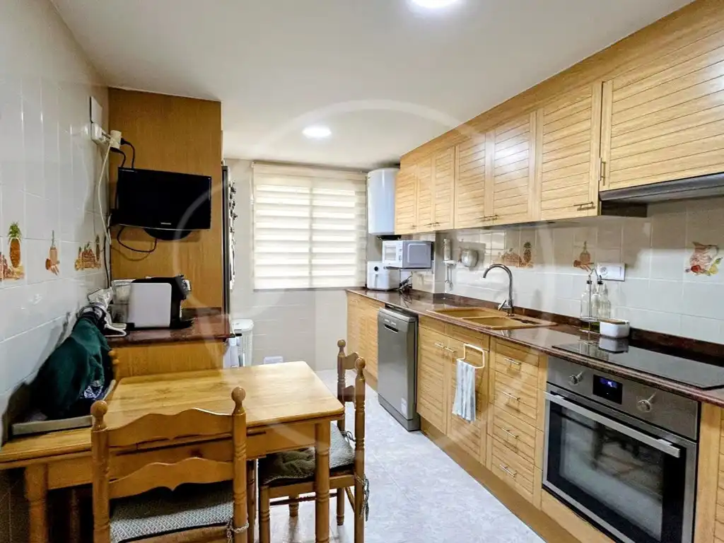 Kitchen of Flat for sale in Paterna  with Air Conditioner