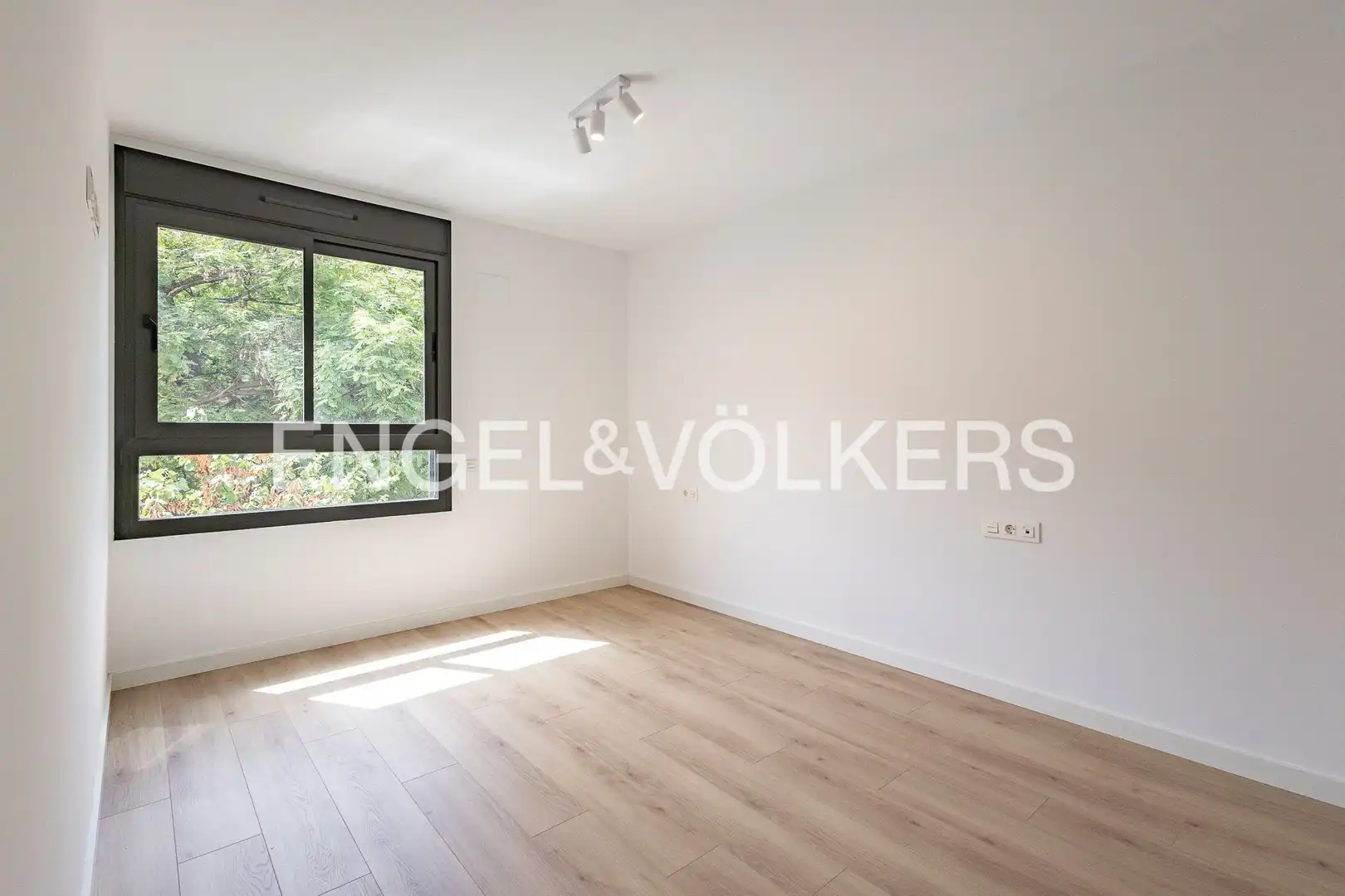 Schlafzimmer von Wohnung zur Miete in Esplugues de Llobregat mit Klimaanlage, Heizung und Parkett