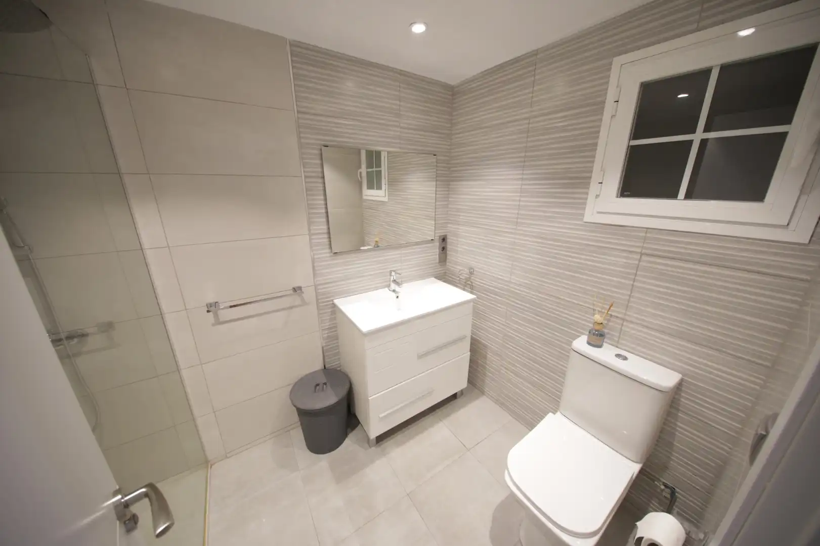 Baño de Piso en venta en Manises con Calefacción, Balcón y Alarma