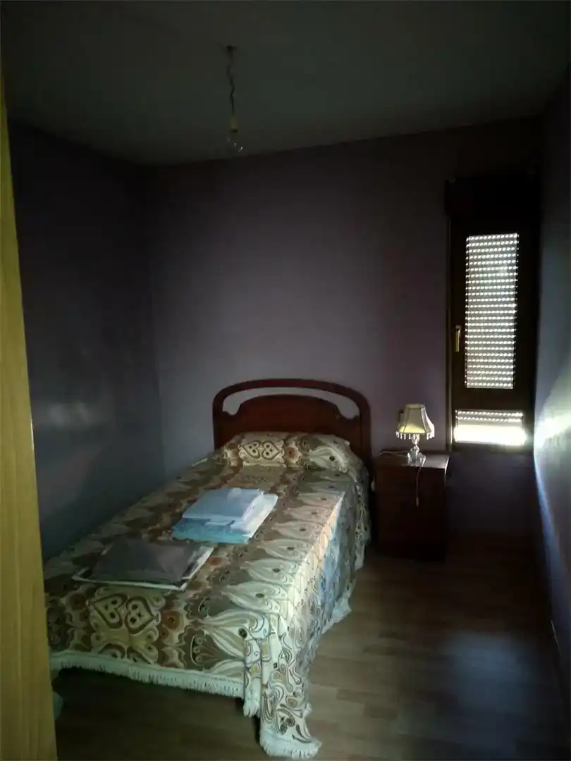 Habitación de Casa adosada en venta en Dueñas con Parquet, Amueblado y Horno