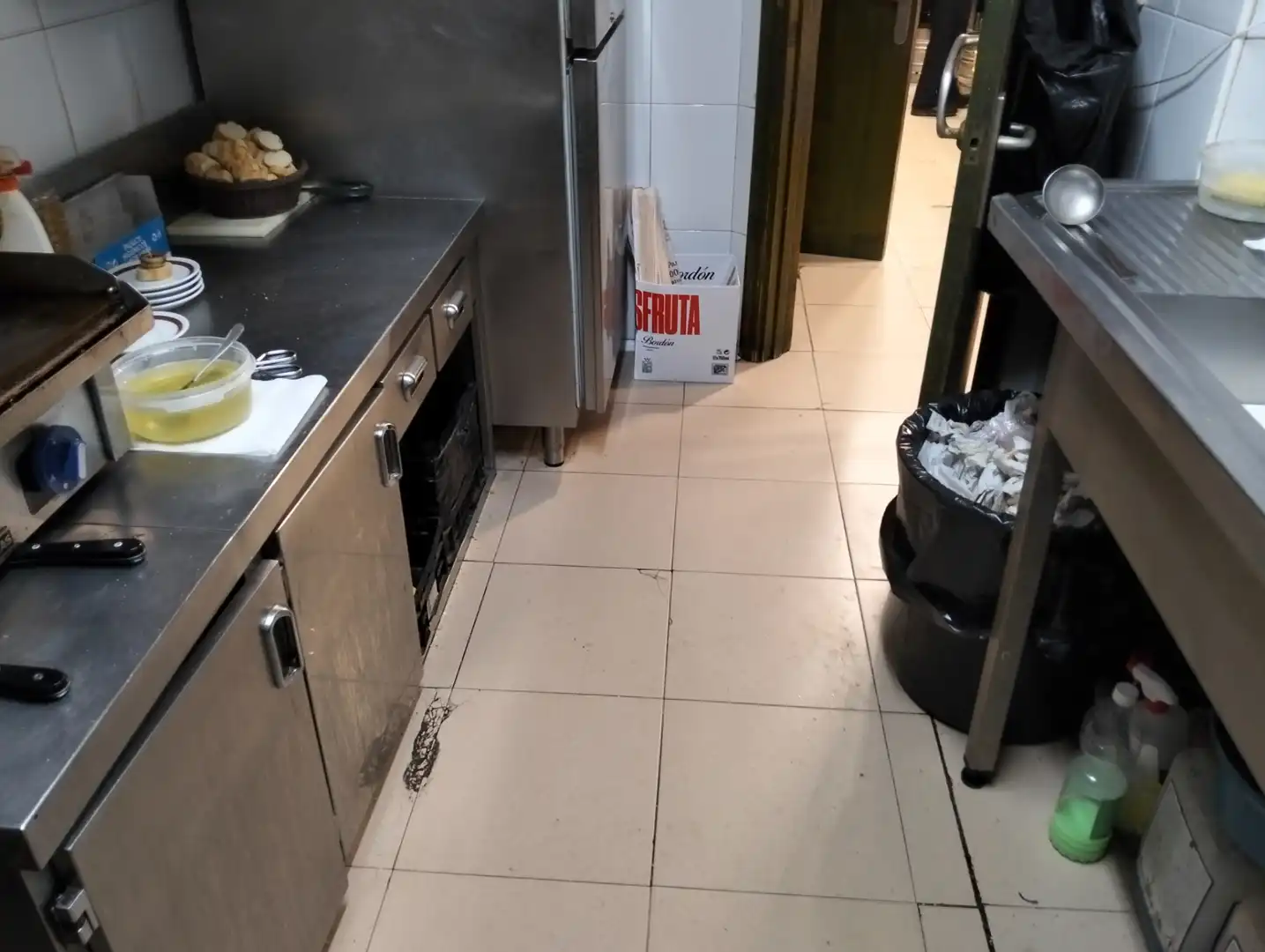 Cocina de Local en venta en Portugalete con Calefacción, Terraza y Amueblado