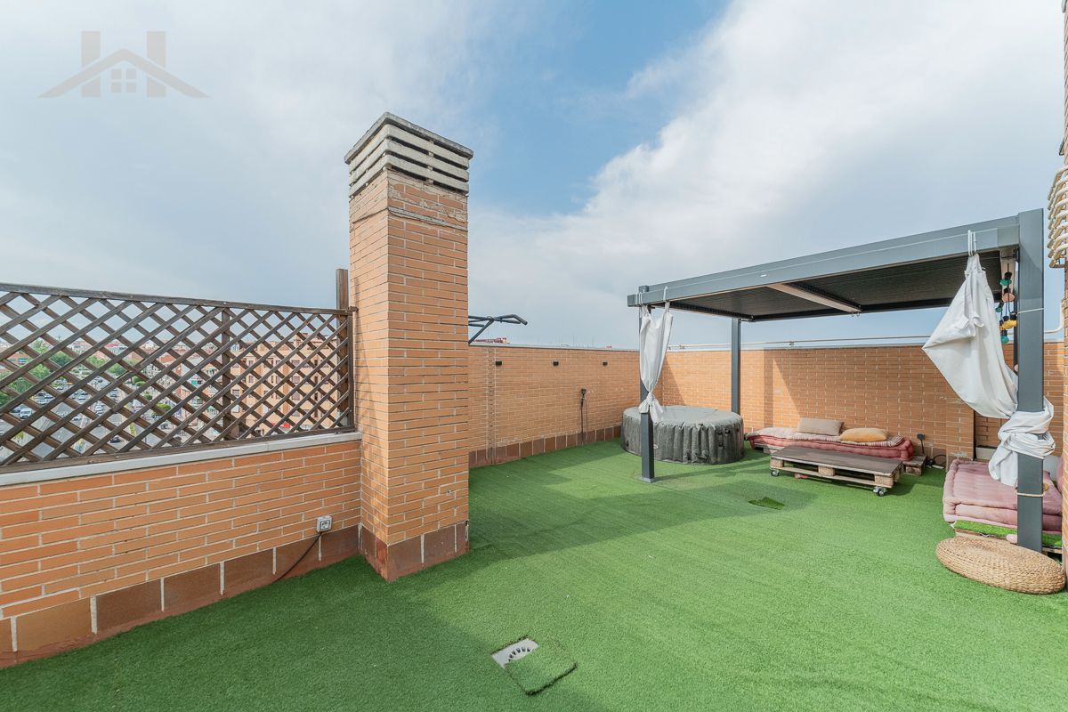 Terrassa de Àtic en venda en Alcobendas amb Aire condicionat, Calefacció i Jardí privat
