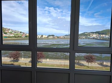 Pis amb piscina en venda a Avenida Ferrol 35