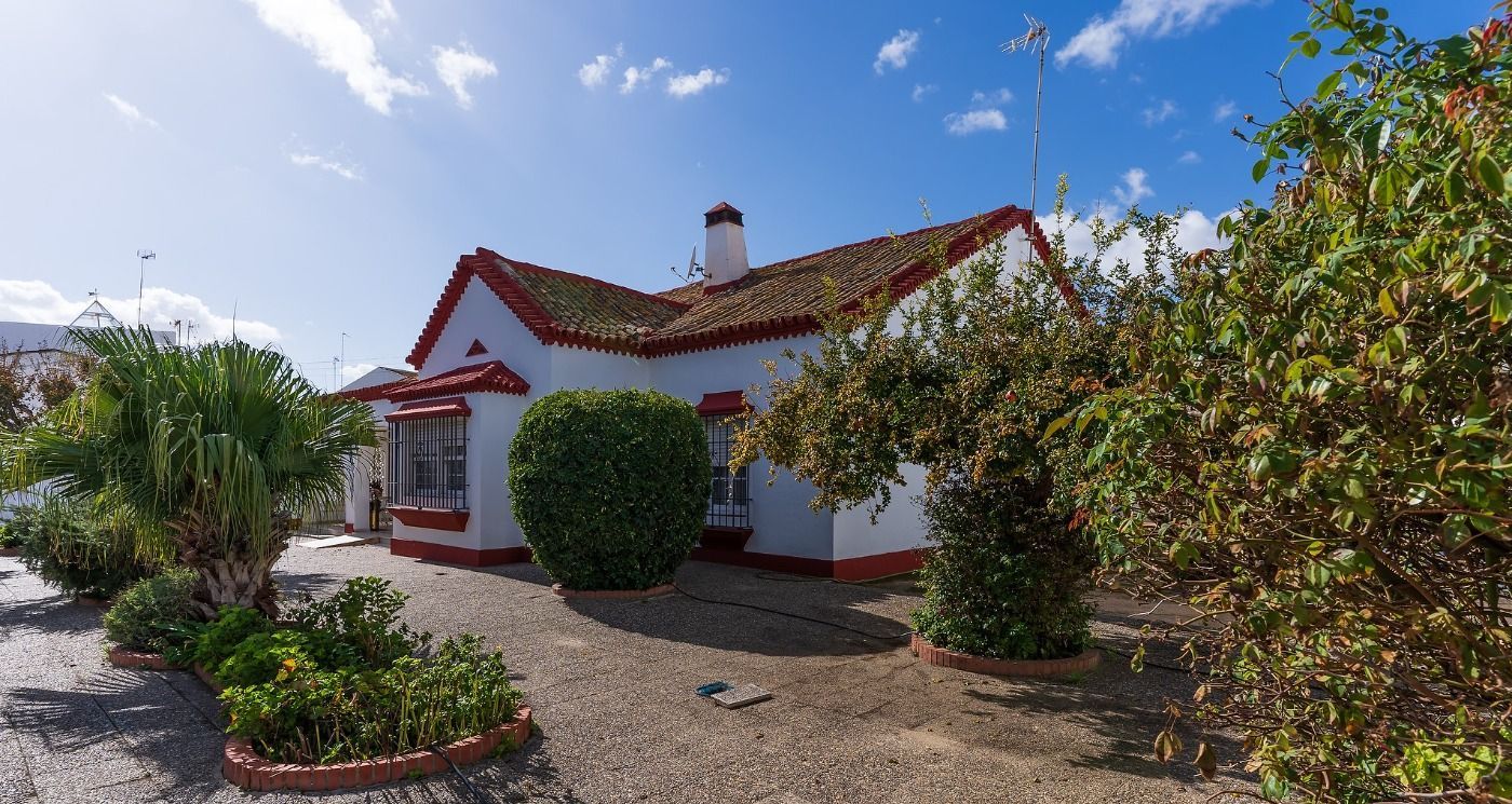 Exterior view of House or chalet for sale in Trigueros  with Private garden, Terrace and Storage room