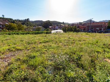 Terrenos y solares en venta en Voto