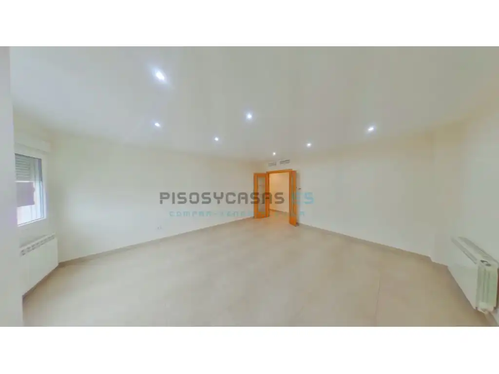 Flat for sale in Tauste  with Air Conditioner, Oven and Washing machine
