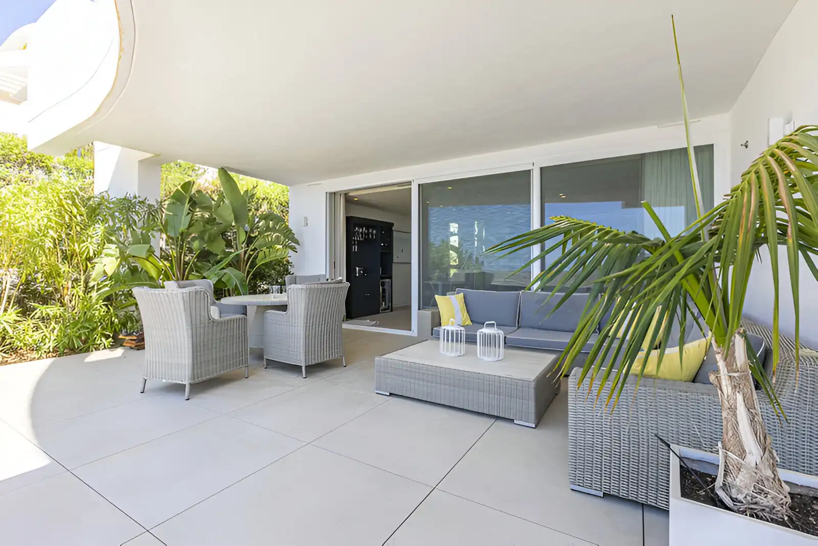 Terrace of Ground floor for sale in Marbella  with Air Conditioner, Terrace and Storage room