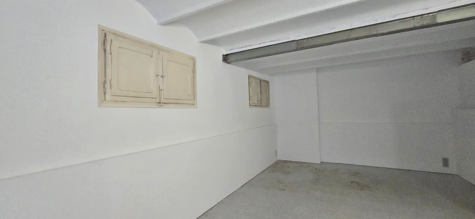 Local de alquiler en La Font de la Guatlla, Sants - Montjuïc