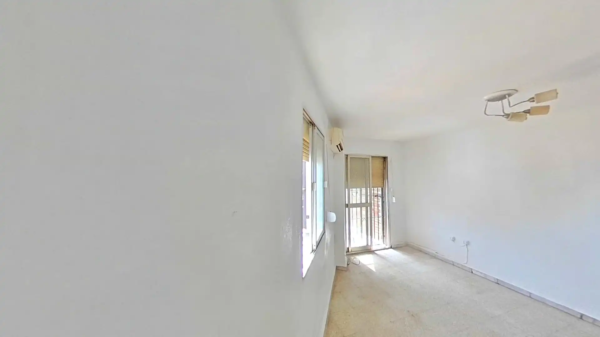 Habitación de Piso en venta en Sevilla con Aire acondicionado y Balcón