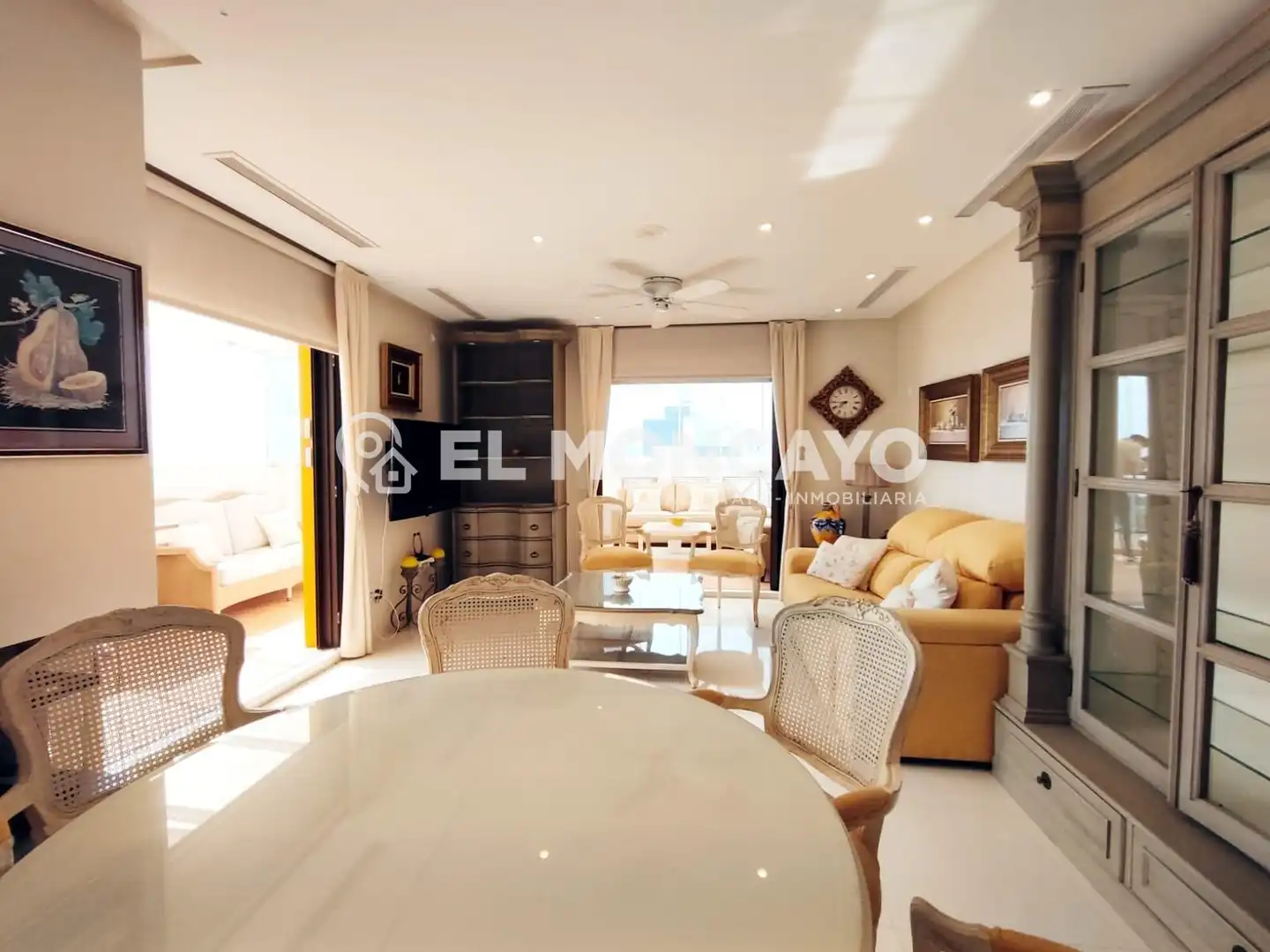 Sala de estar de Ático en venta en Guardamar del Segura con Aire acondicionado, Calefacción y Jardín privado