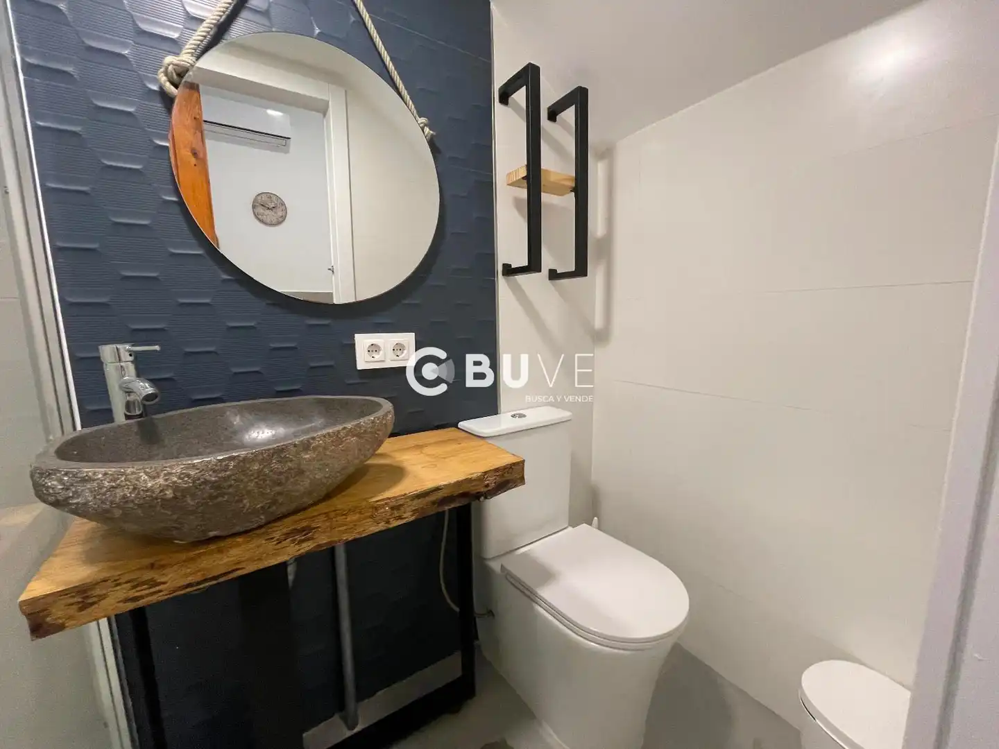 Bathroom of Houses for sale in Sevilla  with Air Conditioner, Terrace and Swimming Pool