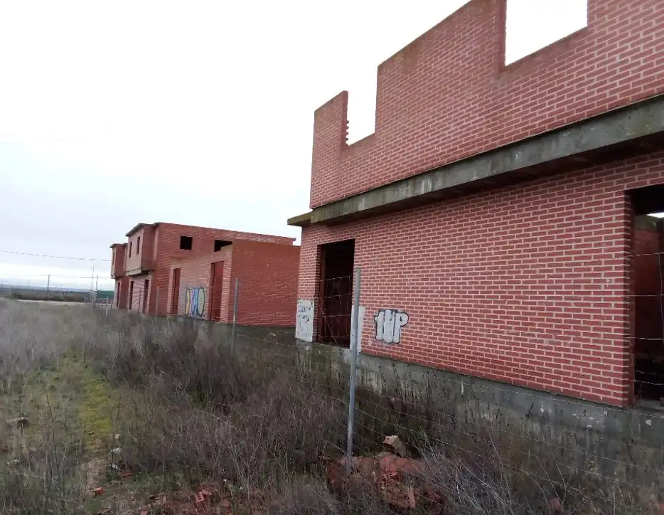 Exterior view of Houses for sale in Matapozuelos