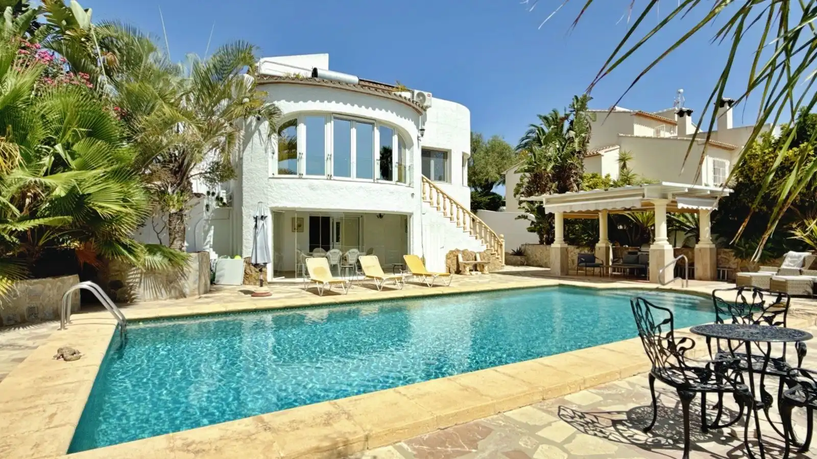 Detached house with pool for sale in Pinar del Advocat - Cometa