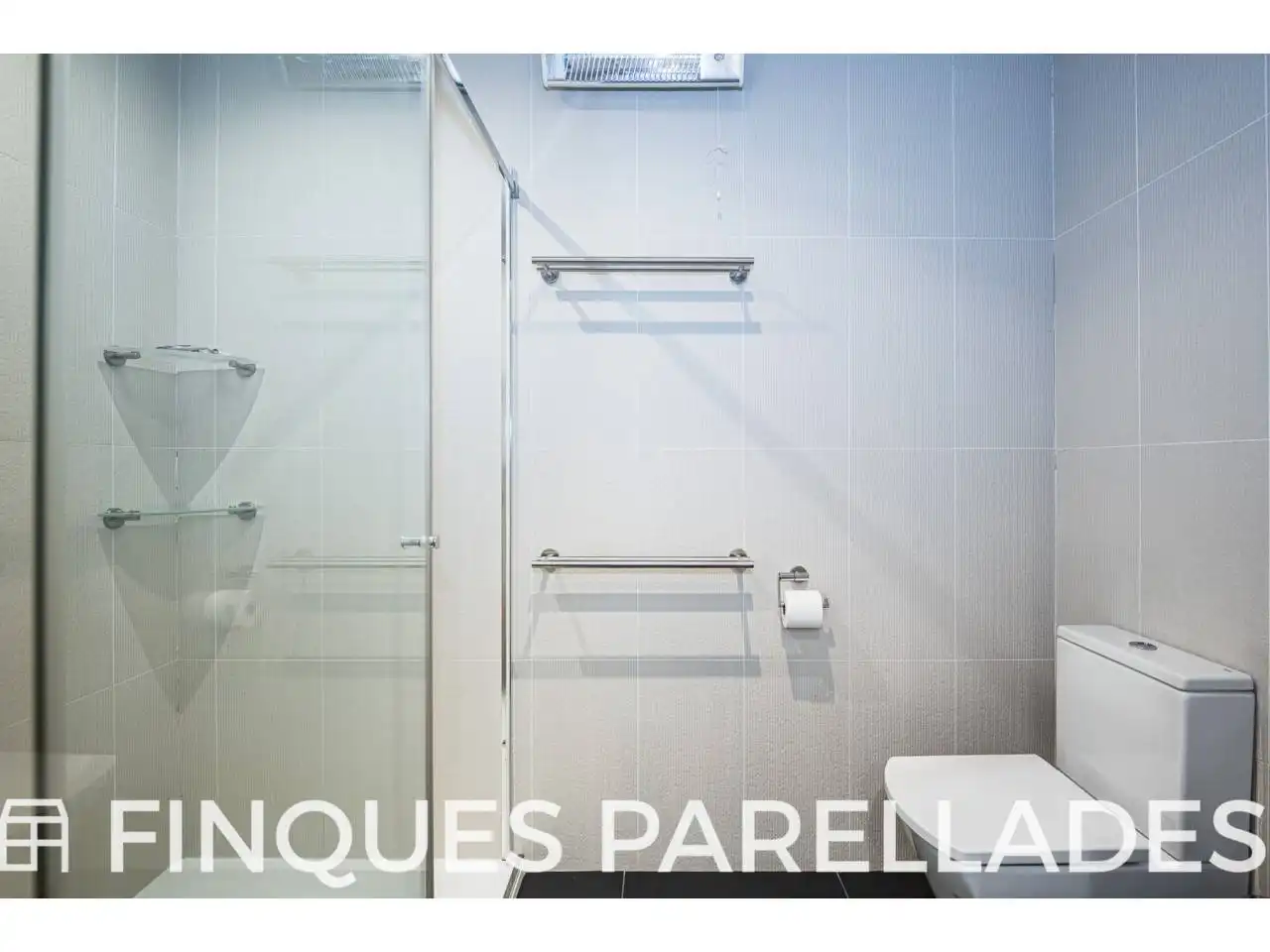 Bathroom of Attic for sale in Sitges  with Air Conditioner, Heating and Parquet flooring