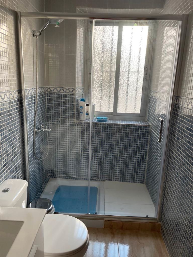 Bathroom of Flat for sale in  Granada Capital  with Air Conditioner and Furnished