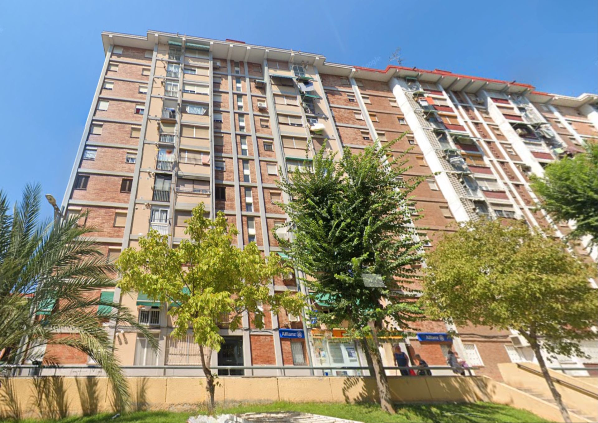 Vista exterior de Pis en venda en Cornellà de Llobregat