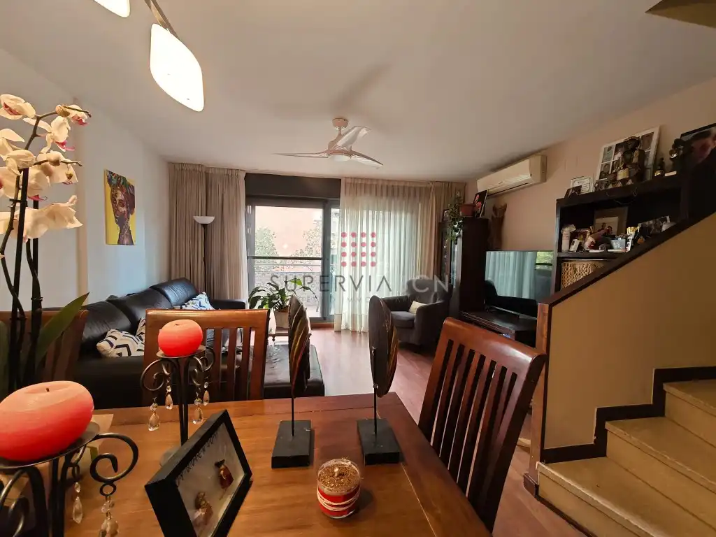 Sala d'estar de Dúplex en venda en Sant Just Desvern