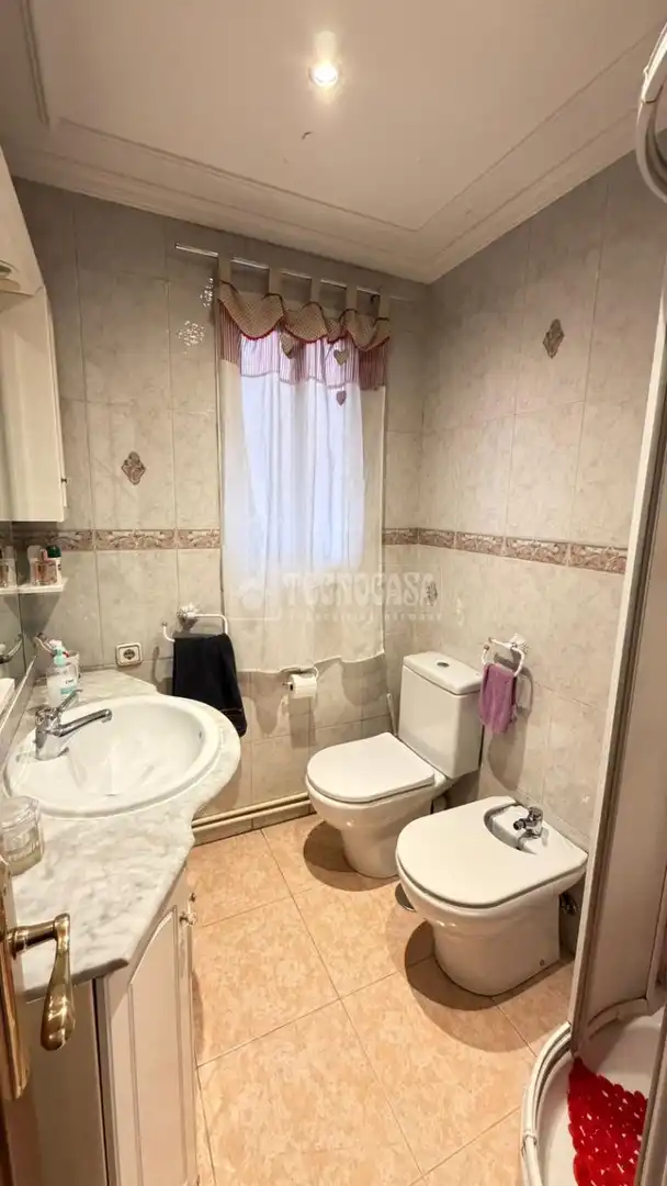Baño de Piso en venta en Parla con Calefacción