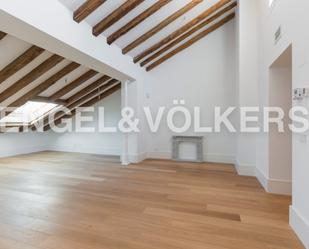 Living room of Attic to rent in  Madrid Capital  with Air Conditioner, Heating and Terrace