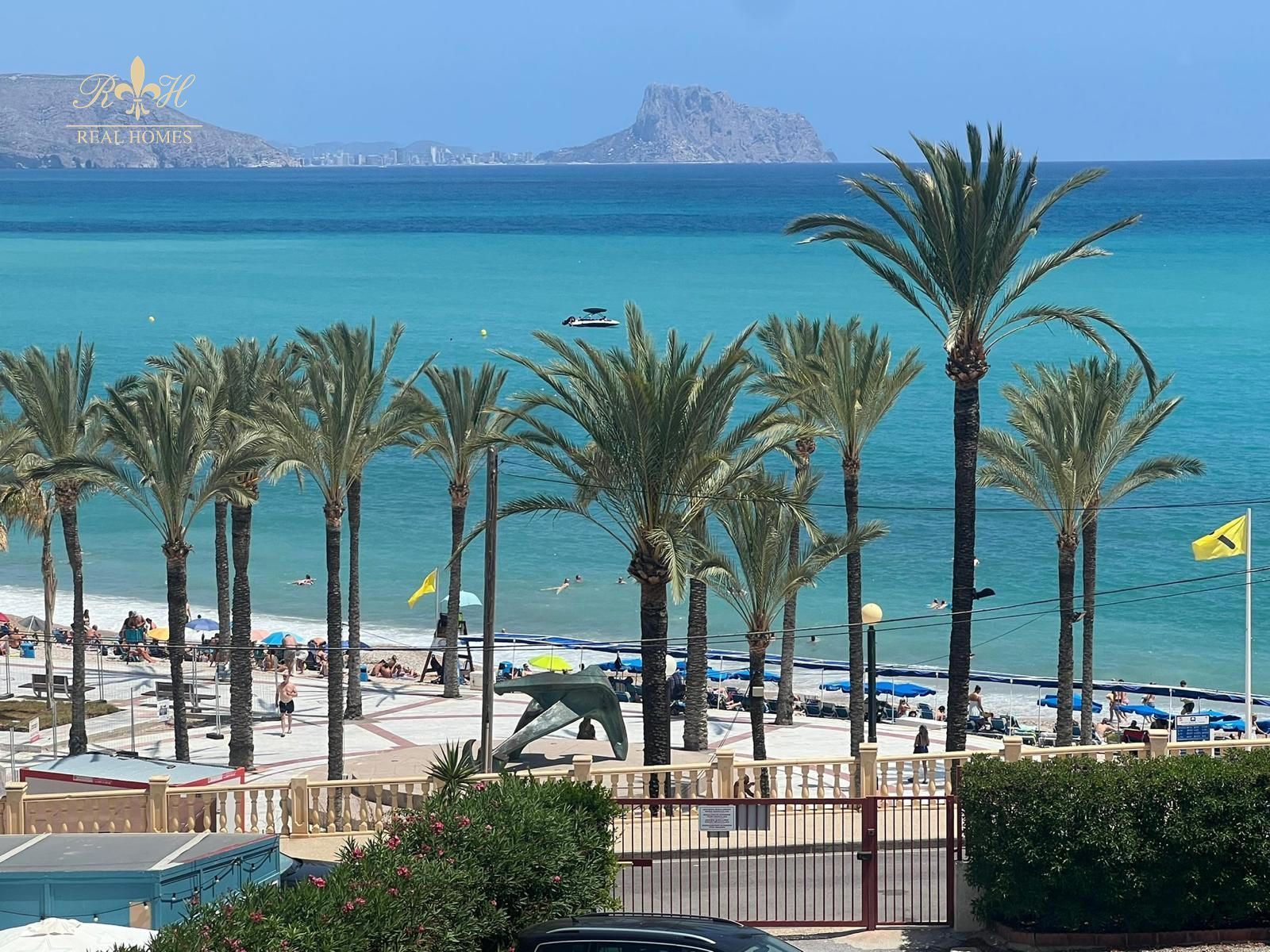 Vista exterior de Pis de lloguer en L'Alfàs del Pi amb Aire condicionat, Piscina i Piscina comunitària