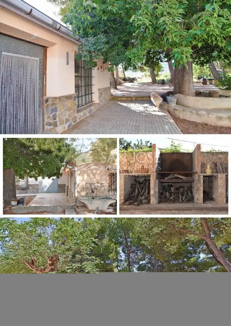 Jardín de Finca rústica en venta en El Pinós / Pinoso con Jardín privado, Piscina y Amueblado