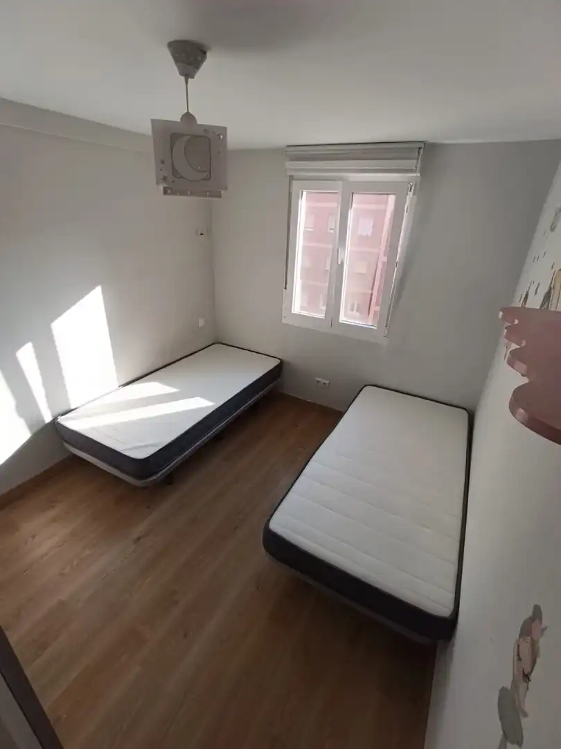 Habitación de Piso de alquiler en Santander con Calefacción, Amueblado y Horno
