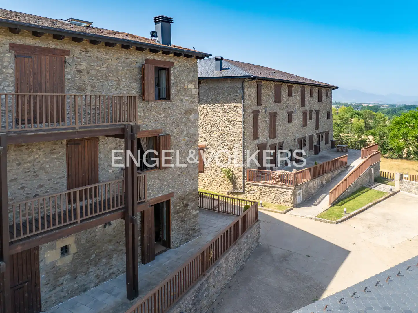 Vista exterior de Casa adosada en venta en Fontanals de Cerdanya con Calefacción, Parquet y Terraza