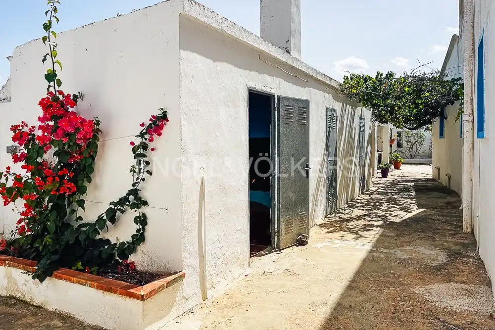 Vista exterior de Casa o xalet en venda en Riba-roja de Túria amb Aire condicionat, Calefacció i Jardí privat