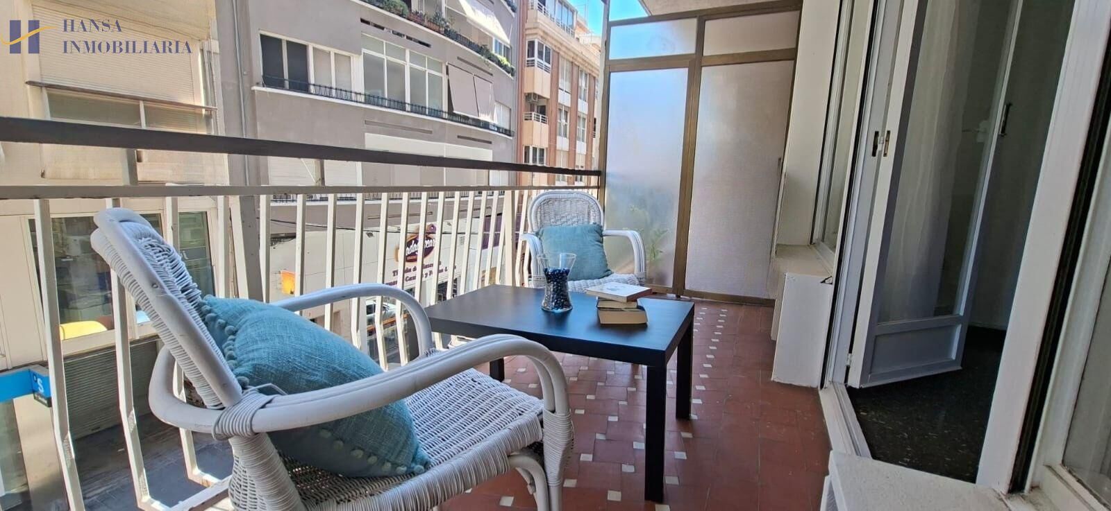 Piso en venta en Calle del Pintor Cabrera, Ensanche - Diputación, Centro