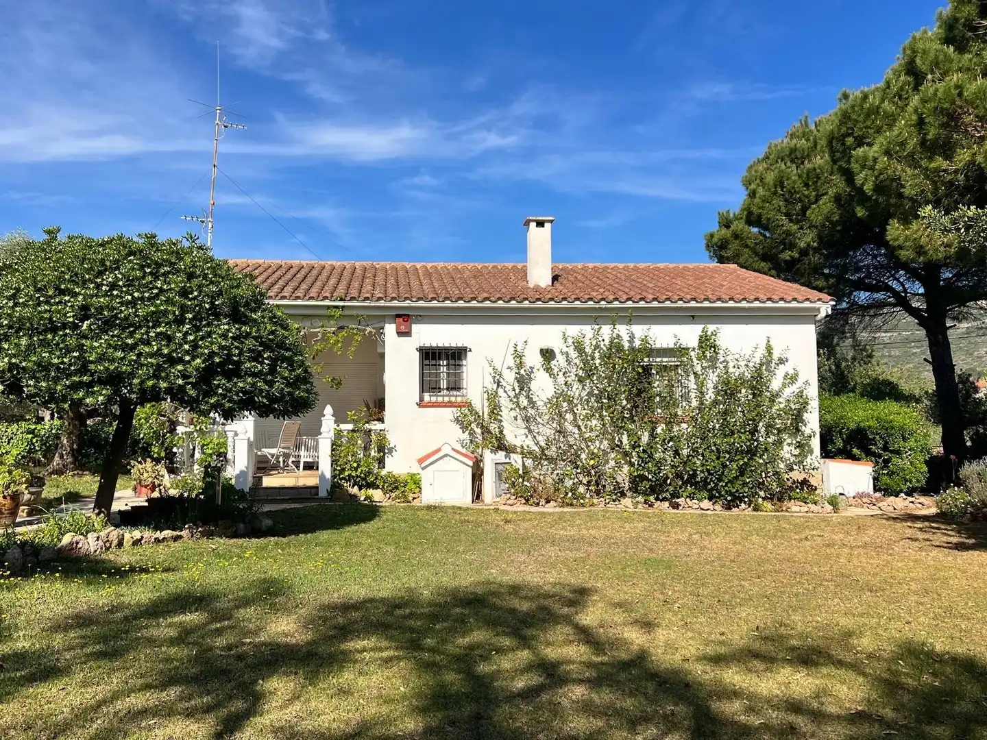 Außenansicht von Haus oder Chalet zum Verkauf in La Ràpita mit Privatgarten, Terrasse und Möbliert