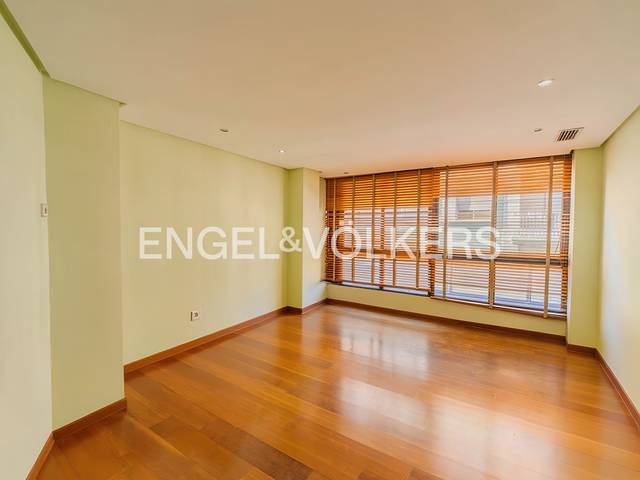 Piso en Venta en Avenida Maisonnave, 31 en Ensanche - Diputación