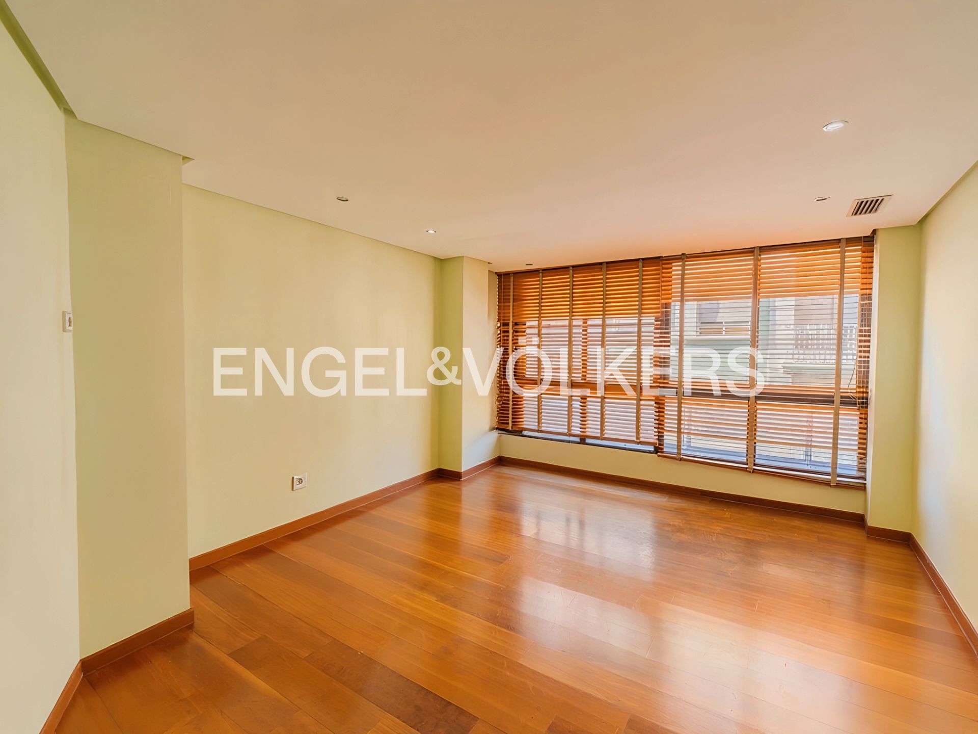 Sala d'estar de Pis en venda en Alicante / Alacant amb Aire condicionat, Calefacció i Parquet