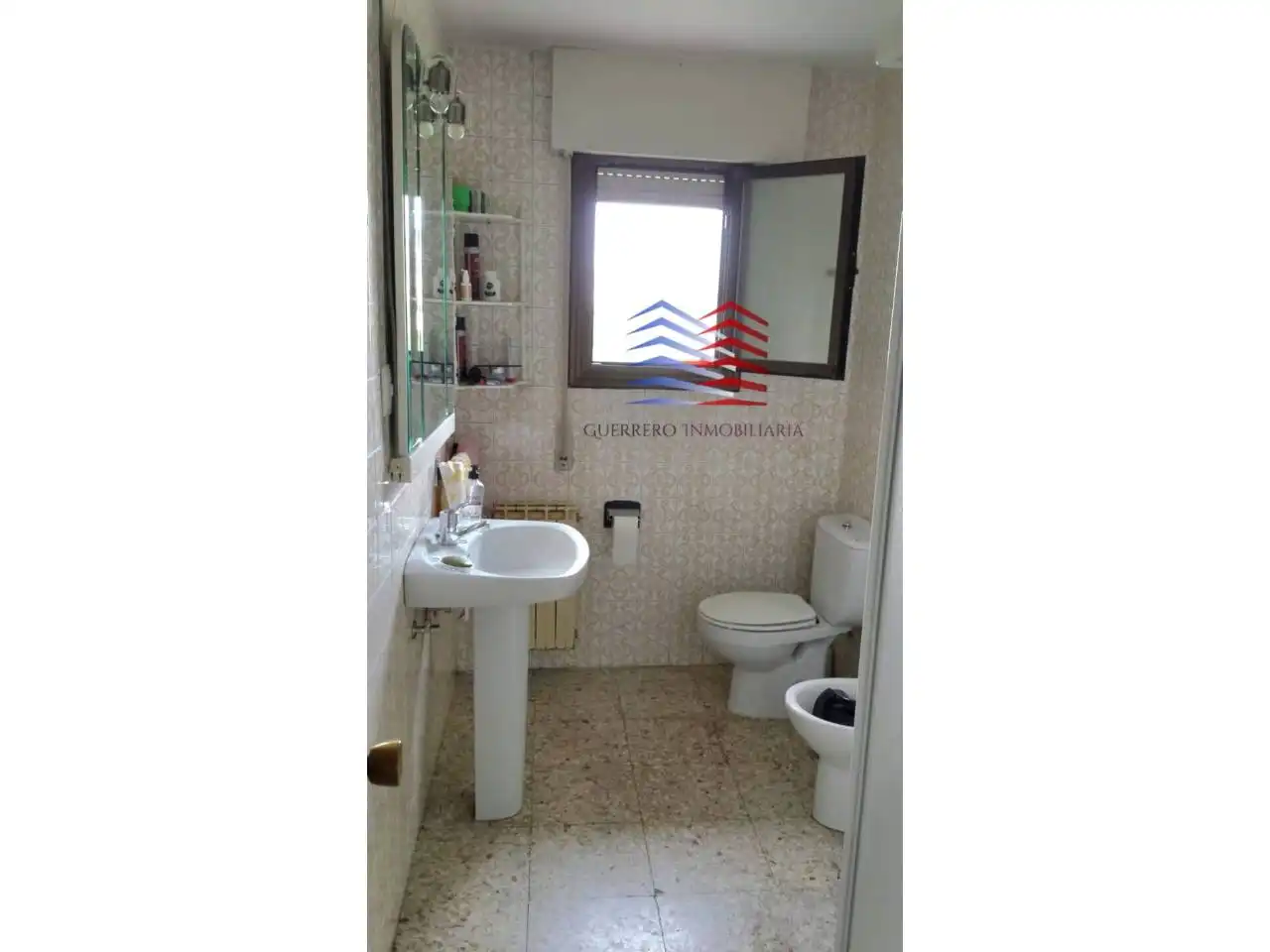 Bathroom of Houses for sale in Ourense Capital   with Heating, Private garden and Terrace